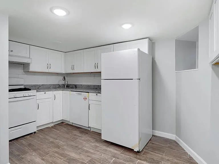 37 48th St #1 — Photo 7