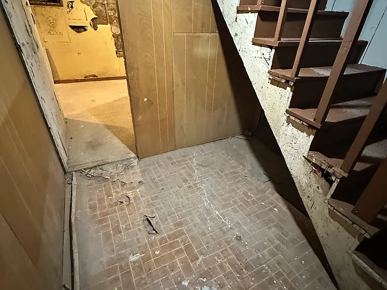 153 James St #11 — Photo 21