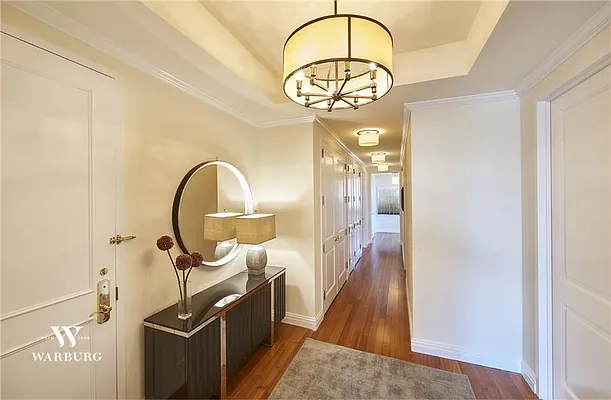 Sold by Warburg | media 28