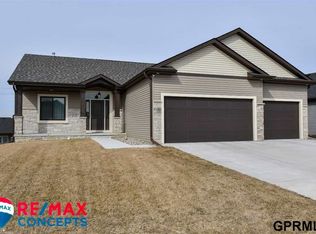 6330 Cavvy Rd, Lincoln, NE 68516