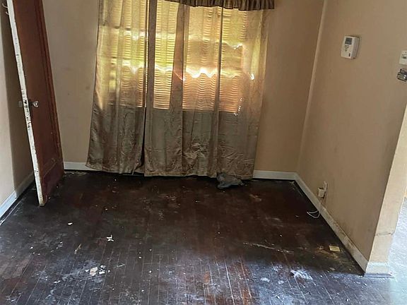 4th image of 2027 Sundale Ave