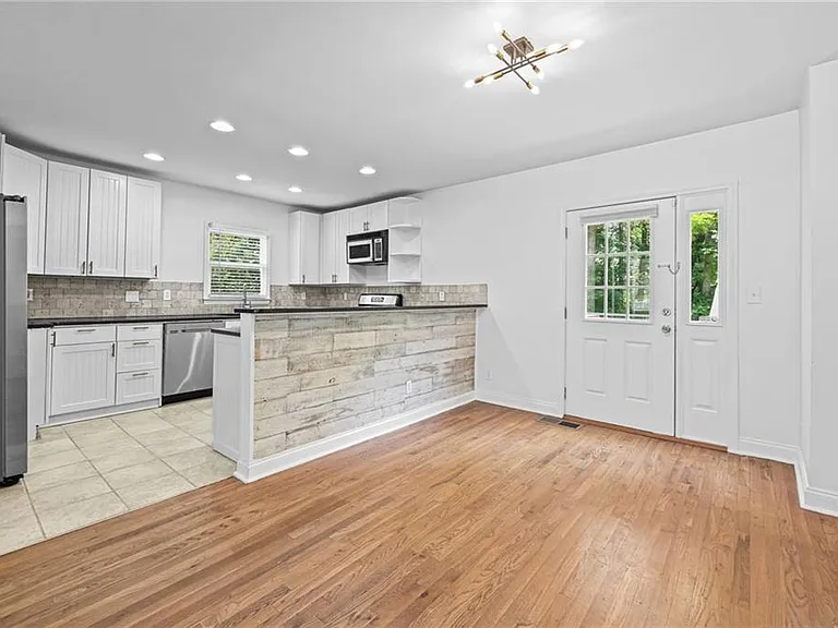 2429 Claude St NW — Photo 8