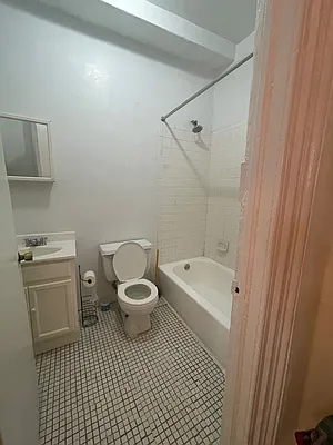 Rented by (Legacy) NY Quality Living Uptown | media 13