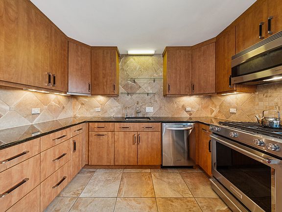 4th image of 3470 N Lake Shore Dr APT 4C