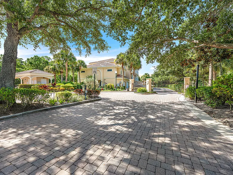 12695 SE Old Cypress Dr — Photo 28