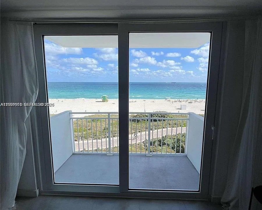 345 Ocean Dr #616