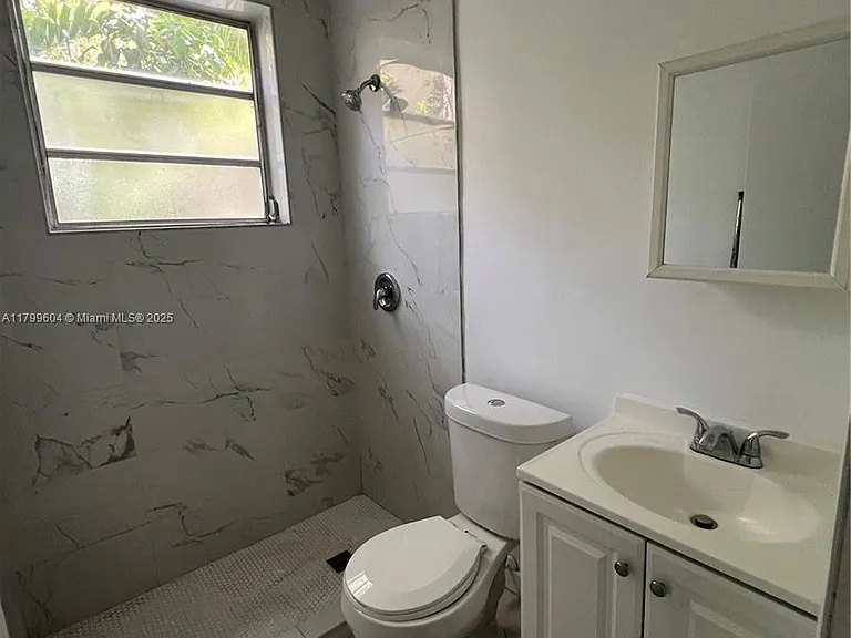 2345 NW Flagler Ter #1 — Photo 2