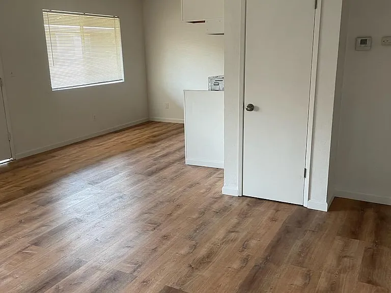 100 W Caldwell Ave #37 — Photo 7