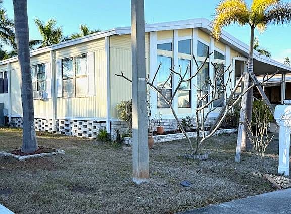 3rd image of 100 Hampton Rd Lot 2