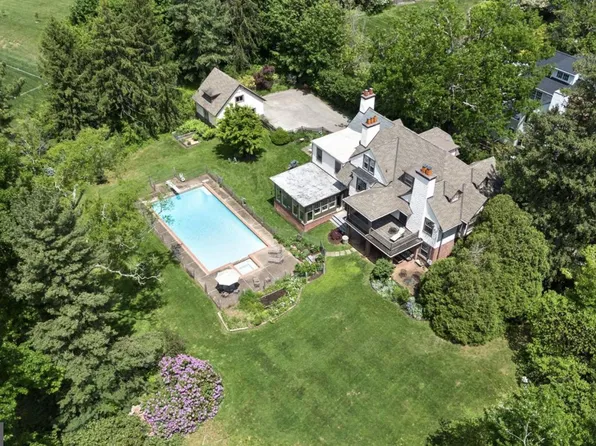 824 Buck Ln, Haverford, PA 19041