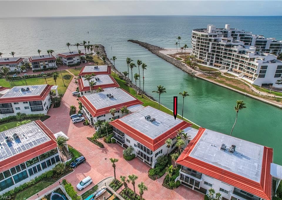 1st image of 2246 Gulf Shore BLVD N #L2