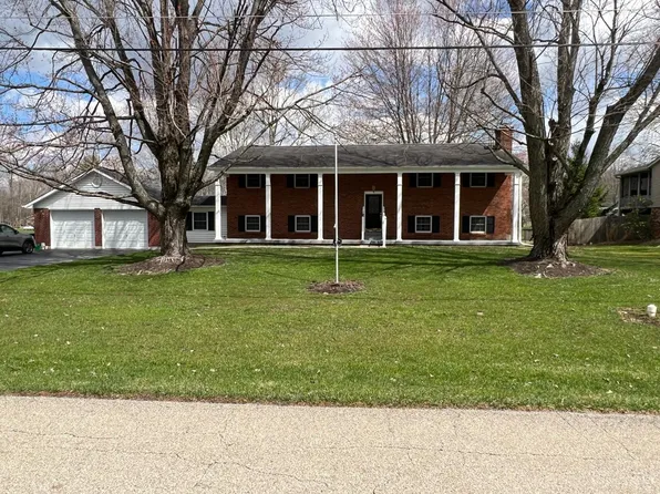 136 Maplewood Dr, Batavia, OH 45103