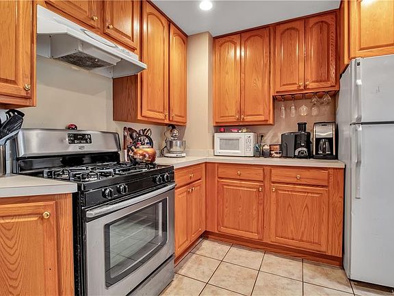 2nd image of 34 Kaufman Dr