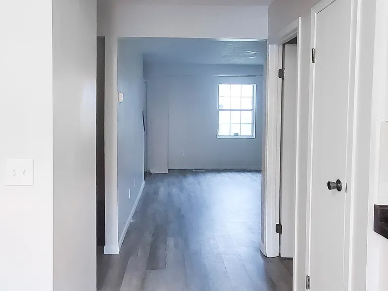 2426 Hannaway Ln — Photo 6