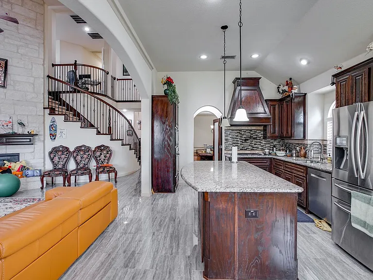 13704 Blueberry Hill Dr — Photo 17