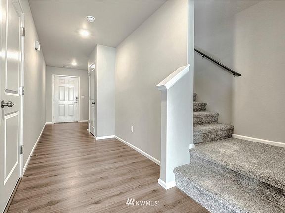 3rd image of 3826 85th Ave NE