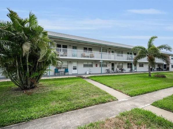 5227 81st Ln N APT 22, Saint Petersburg, FL 33709