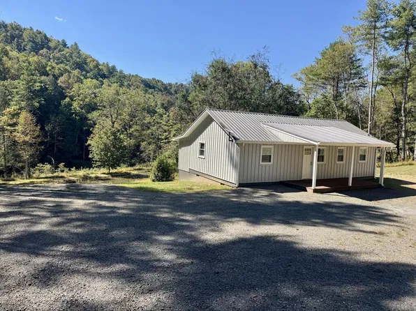 2331 Pot Rock Rd, Woodlawn, VA 24381