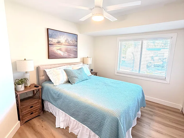 948 Canal Cir — Photo 20