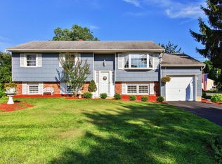 2 Golf Ct, Neptune, NJ