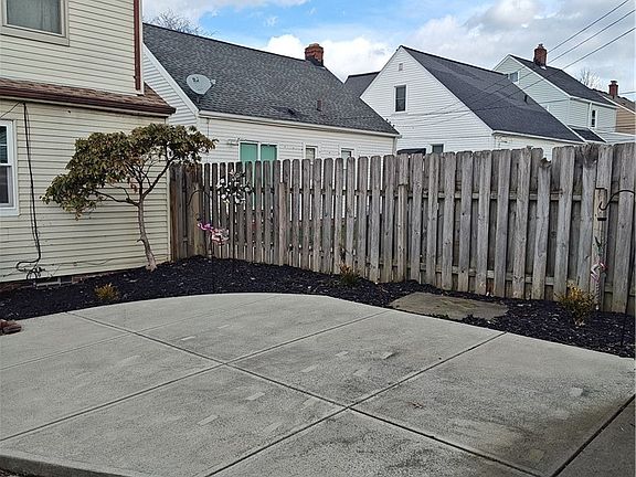 2nd image of 6707 Thornton Dr