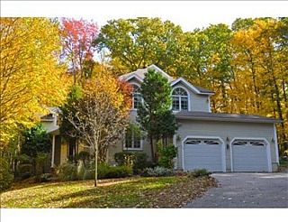1st image of 4 Nestlebrook Ln