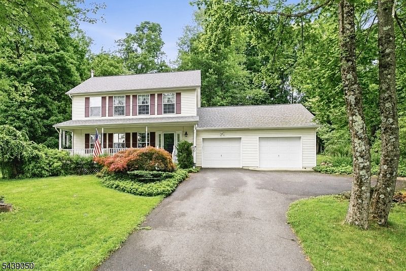 1st image of 10 Mountainside Dr