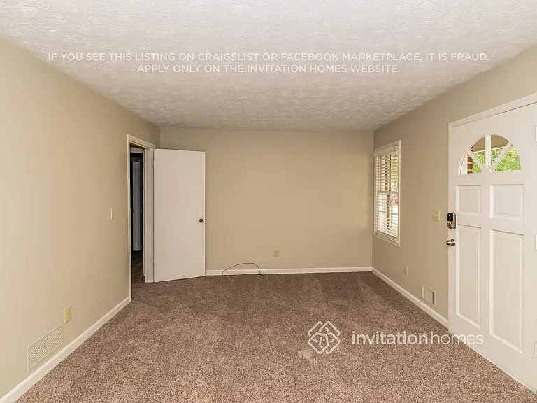 2764 Michelle Cir — Photo 2