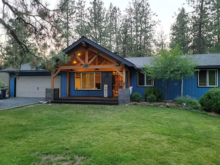 60135 Cinder Butte Rd — Photo 1