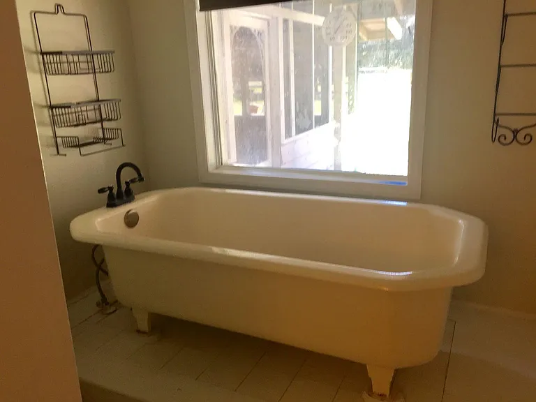 Master Bath Tub