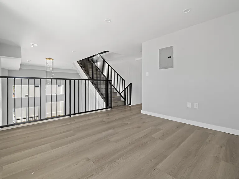 11344 Hatteras St #G12 — Photo 45