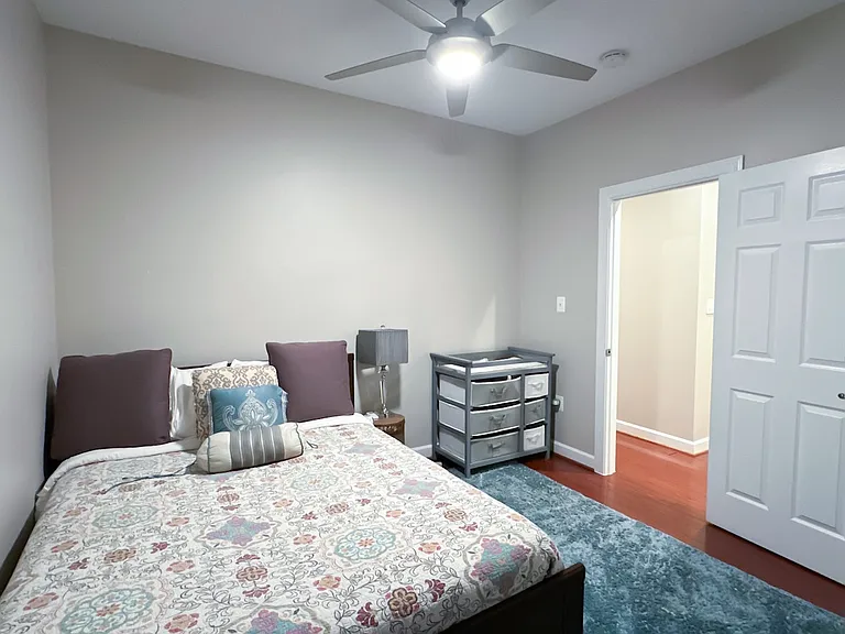 2nd Bedroom - Queen Bed