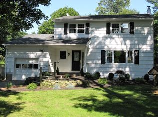 21 Orange St, Chester, NJ 07930