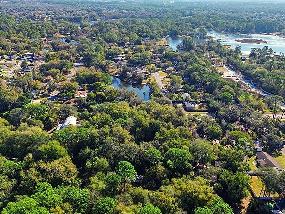 3rd image of 932 Country Club Rd