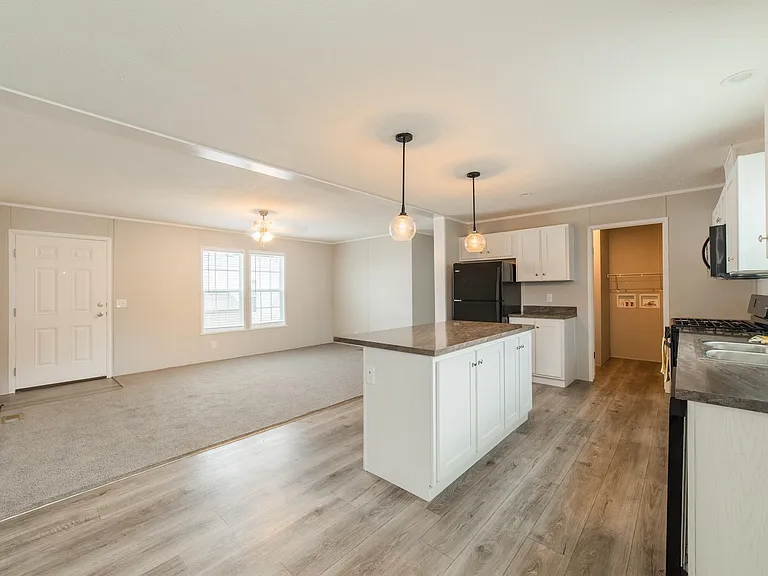 Kingswood Plaza MHC LLC - Rent to Own — Photo 8