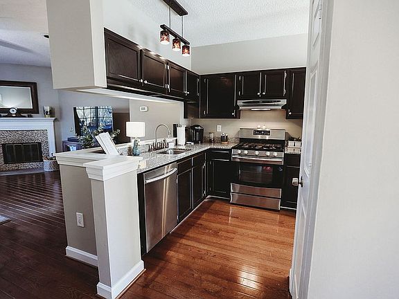 3rd image of 7214 Parsons Ct
