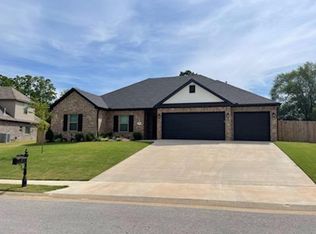 1060 Harrison St, Pea Ridge, AR 72751