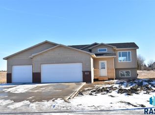 200 Ceylon Ave, Tea, SD 57064