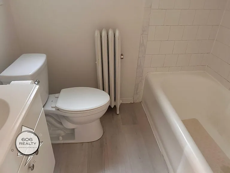 Wonderful Berwyn Apts for Rent! — Photo 7