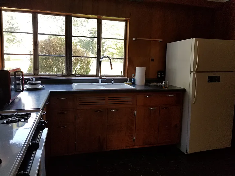 2631 N Dunn St — Photo 2