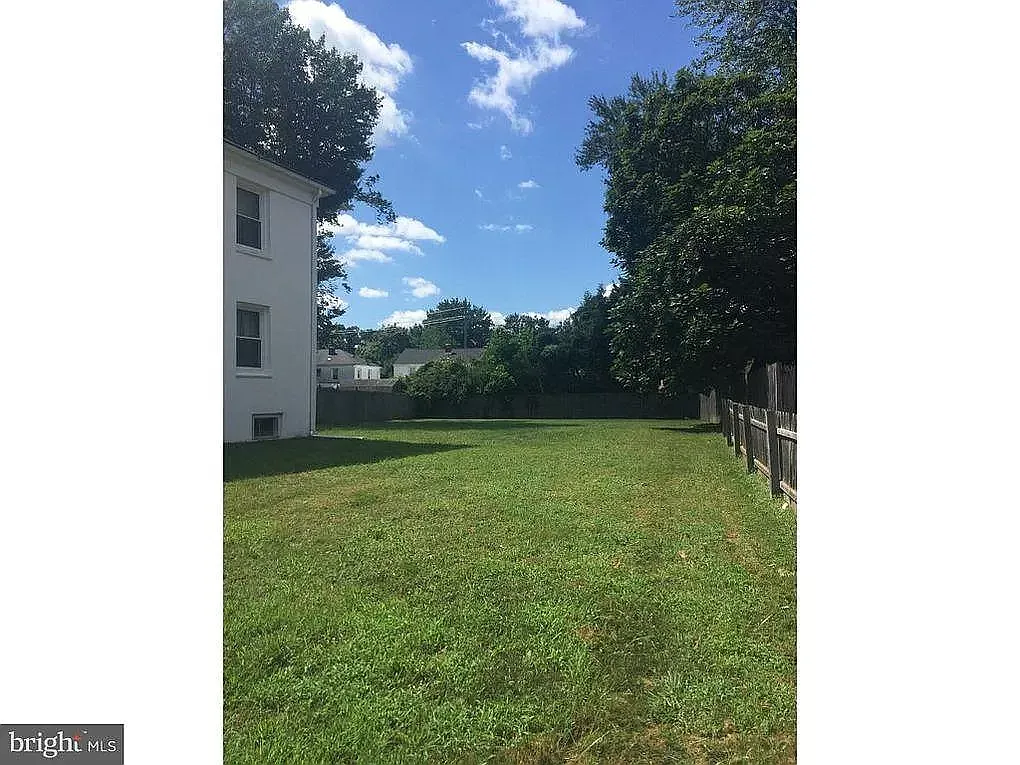 Building Photo - 526 Pingree Ave #2