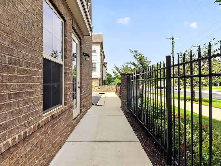 1105 Towns Hill Way — Photo 39