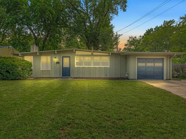 1553 SW 23rd Park, Topeka, KS 66611