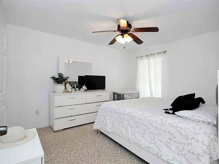 10648 SW 38th Ave — Photo 38