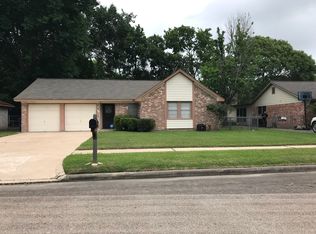 557 Munson Ct, Angleton, TX 77515