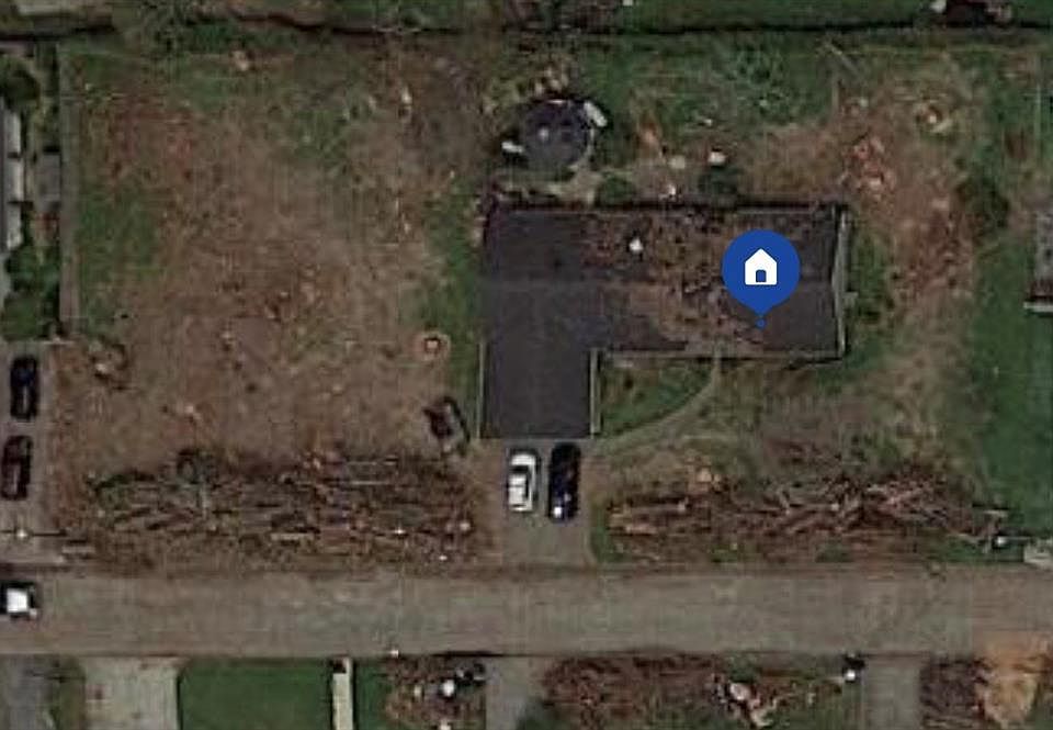 1st image of 900 Treasure Ln
