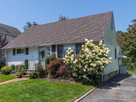 2nd image of 551 Gifford Ave