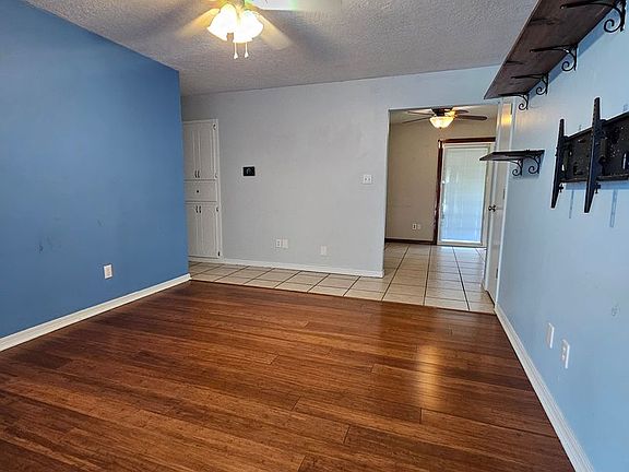 3rd image of 1408 Canterbury St