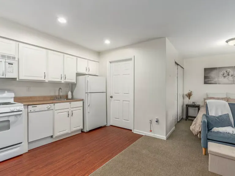 Autumn Chase Apartments — Photo 13