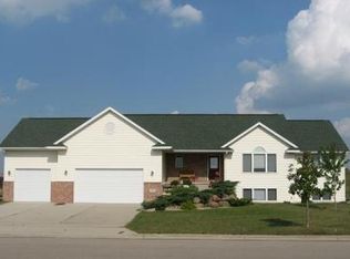 928 Fly Wheel Cir, De Forest, WI 53532